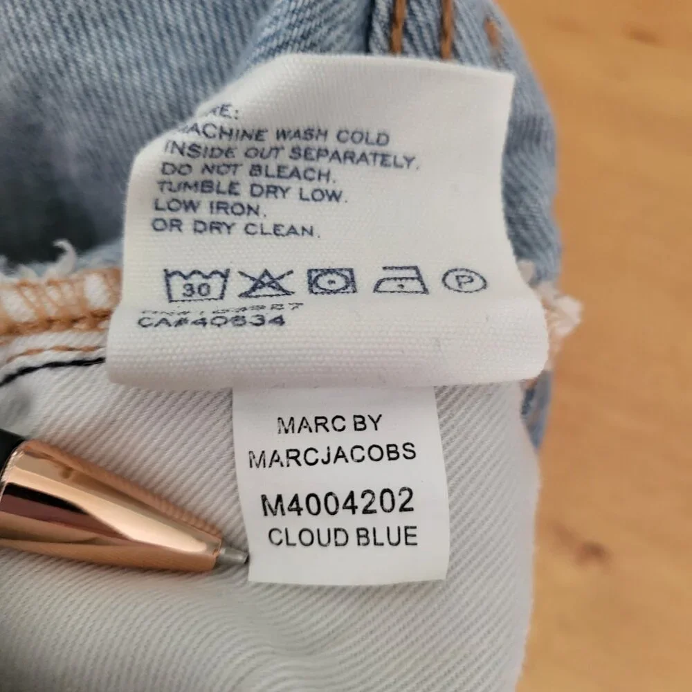 Marc Jacobs denim skirt - Picture 3 of 10